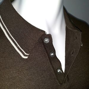 Metropolitan View silk v neck. Size Medium